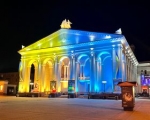 Рівненський драмтеатр підсвітили з нагоди нового свята (ВІДЕО)